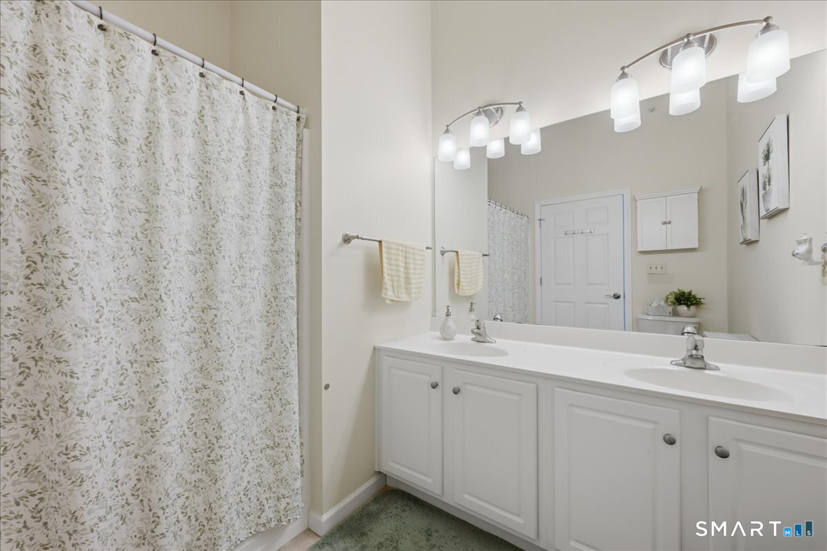 38 Hope Street East Lyme CT 06357