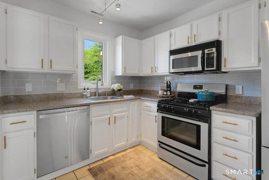 20 Glenrock Norwalk CT 06850