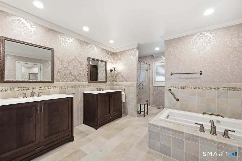38 Cary Lane Bloomfield CT 06002