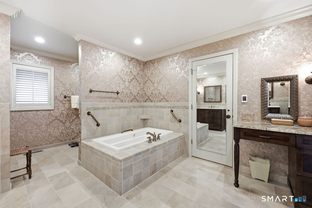 38 Cary Lane Bloomfield CT 06002