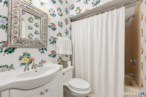 38 Cary Lane Bloomfield CT 06002