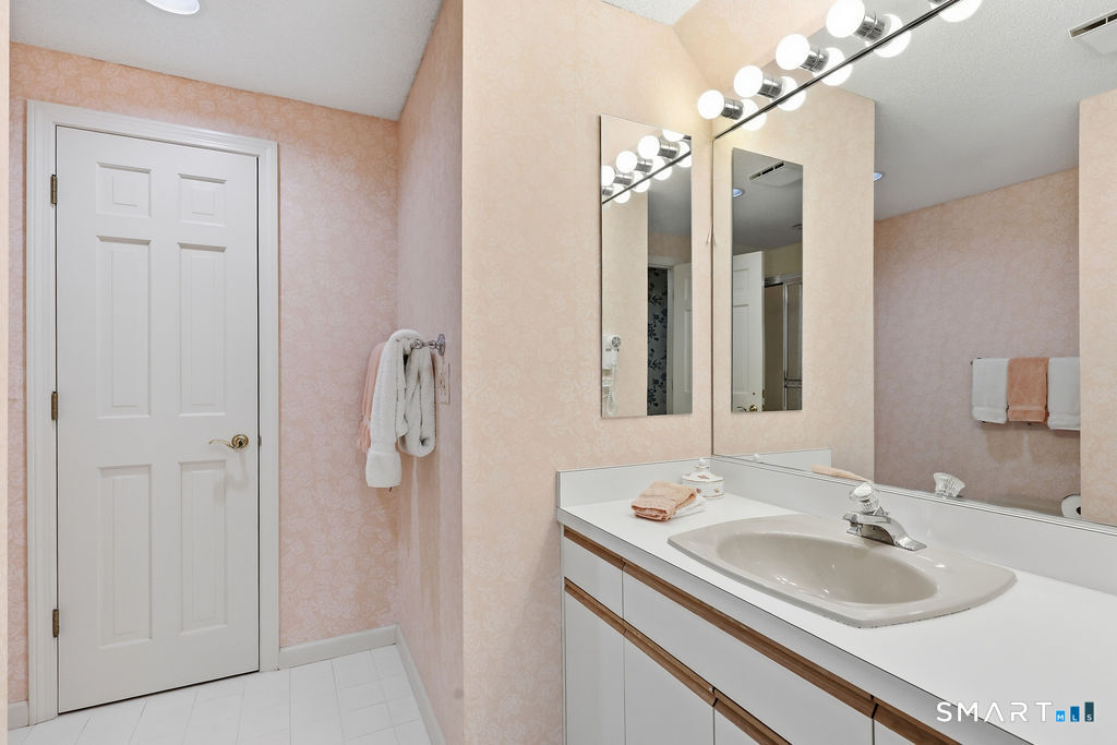 38 Cary Lane Bloomfield CT 06002