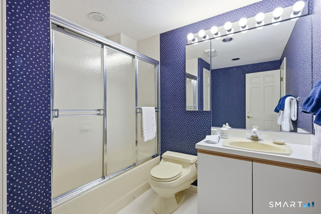 38 Cary Lane Bloomfield CT 06002