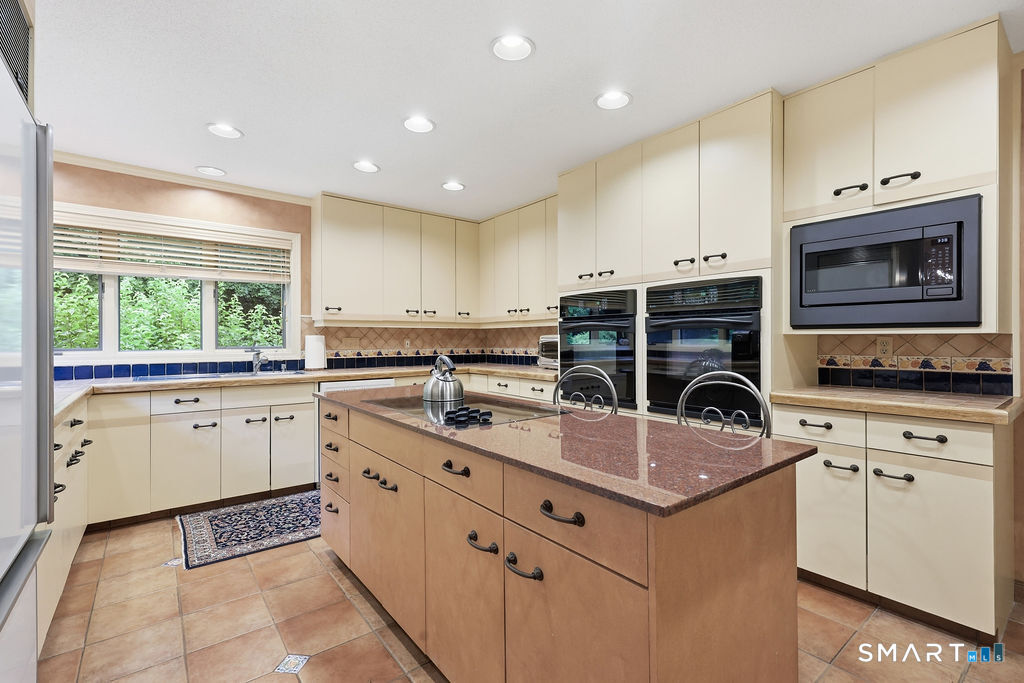 38 Cary Lane Bloomfield CT 06002