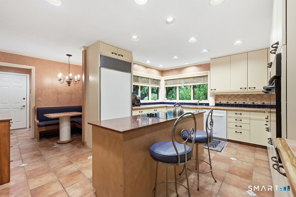 38 Cary Lane Bloomfield CT 06002