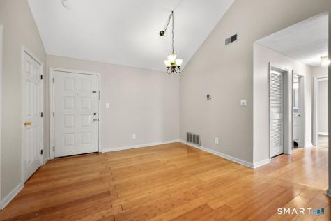 1 Forest Glen Circle Middletown CT 06457