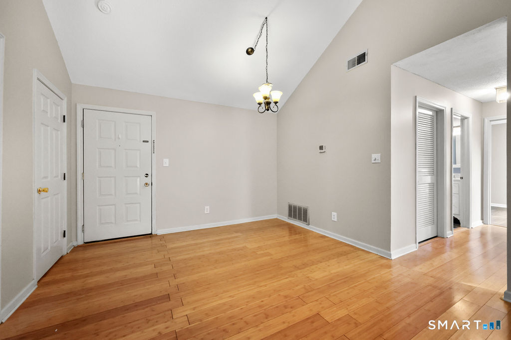 1 Forest Glen Circle Middletown CT 06457