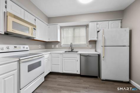 1 Forest Glen Circle Middletown CT 06457