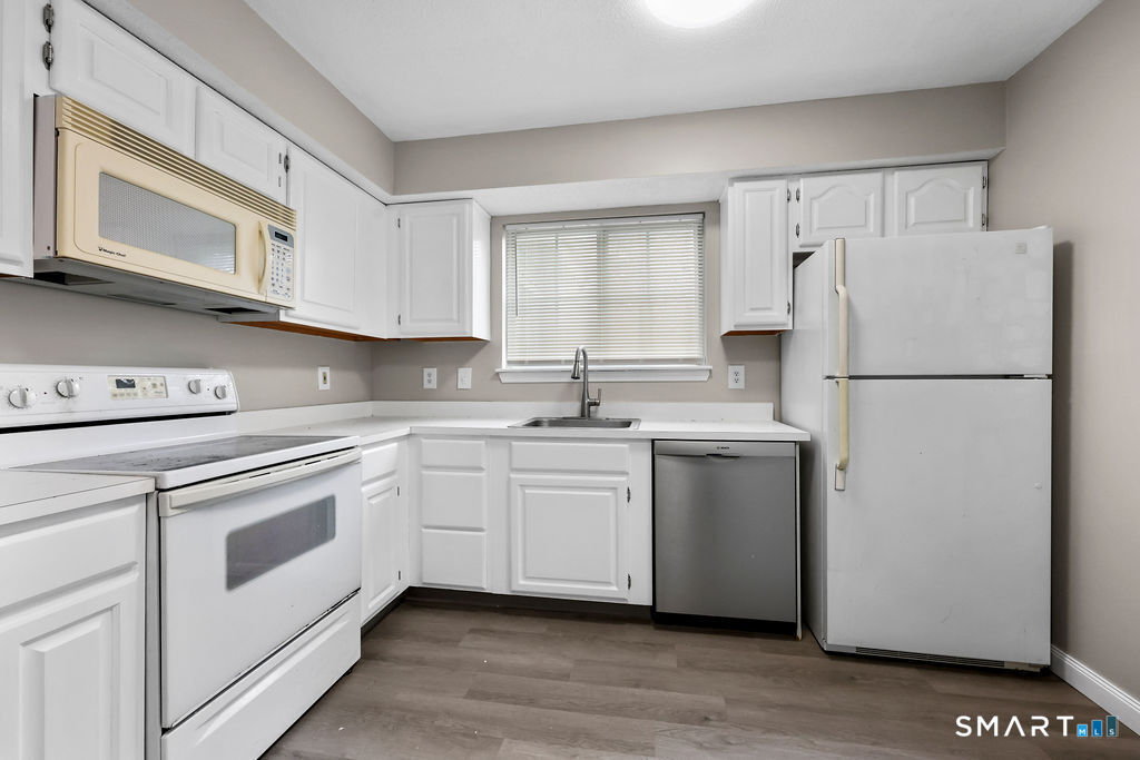 1 Forest Glen Circle Middletown CT 06457