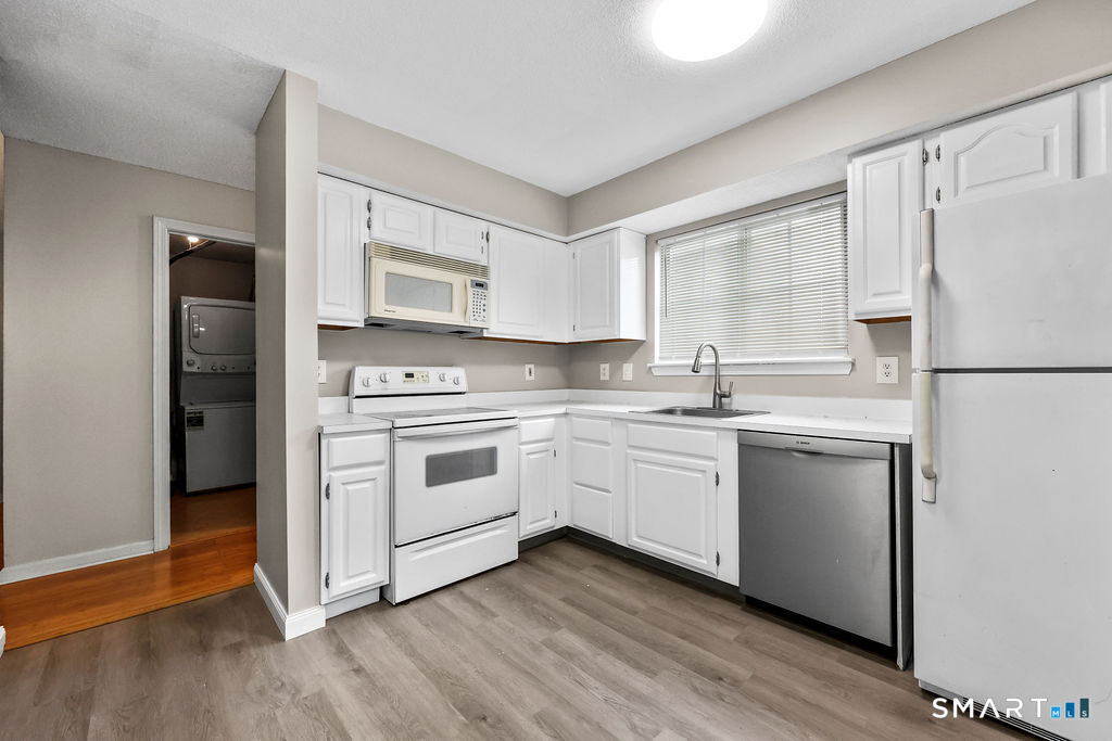 1 Forest Glen Circle Middletown CT 06457