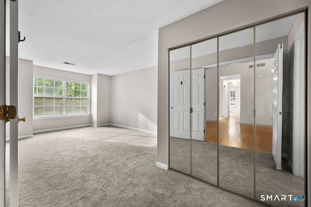1 Forest Glen Circle Middletown CT 06457