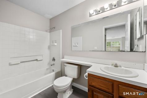 1 Forest Glen Circle Middletown CT 06457