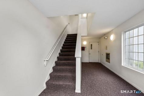 1 Forest Glen Circle Middletown CT 06457