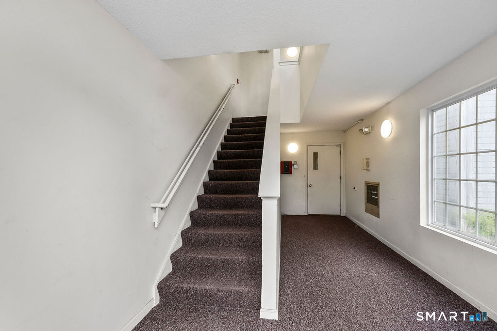 1 Forest Glen Circle Middletown CT 06457