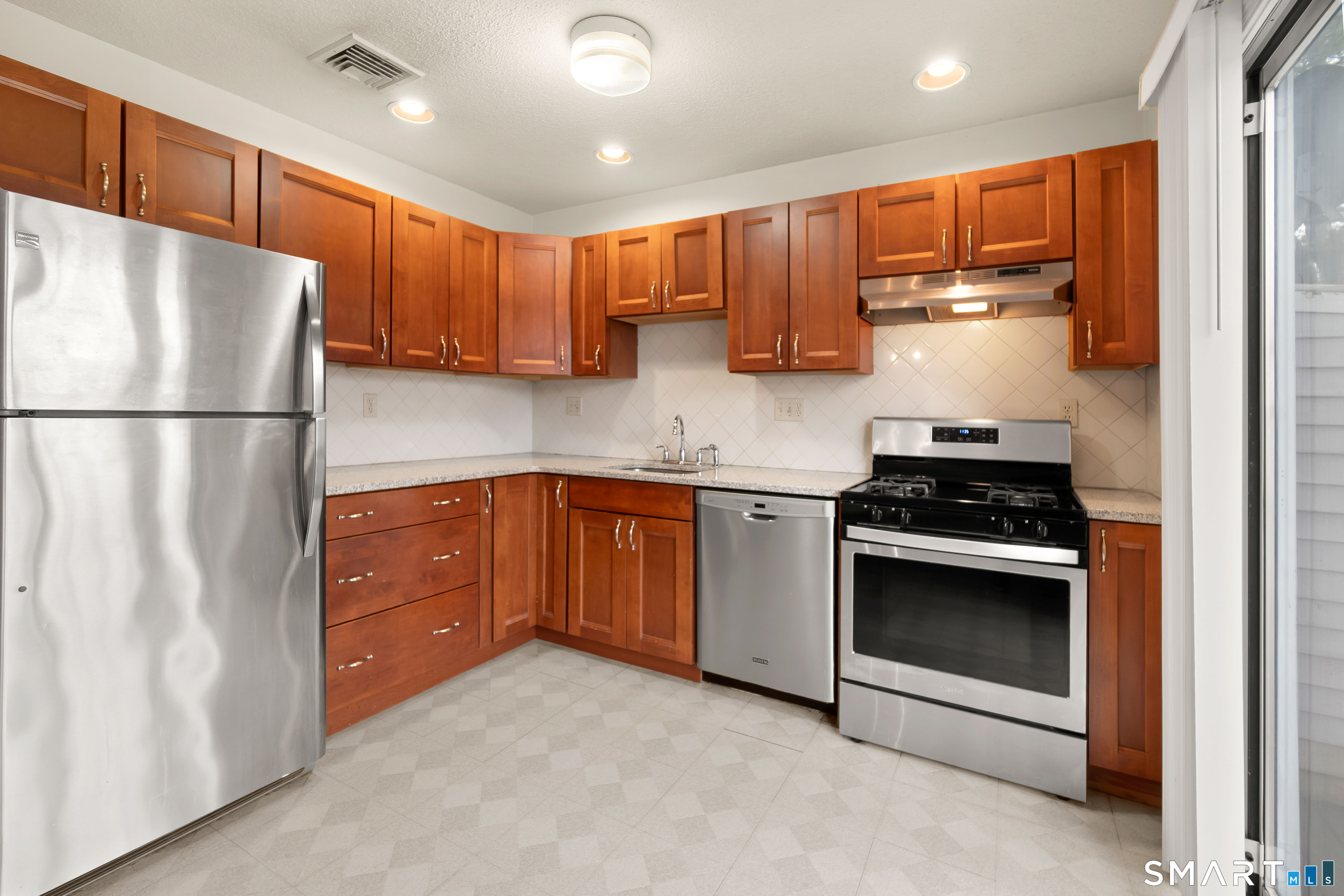 48 Homeside Avenue West Haven CT 06516