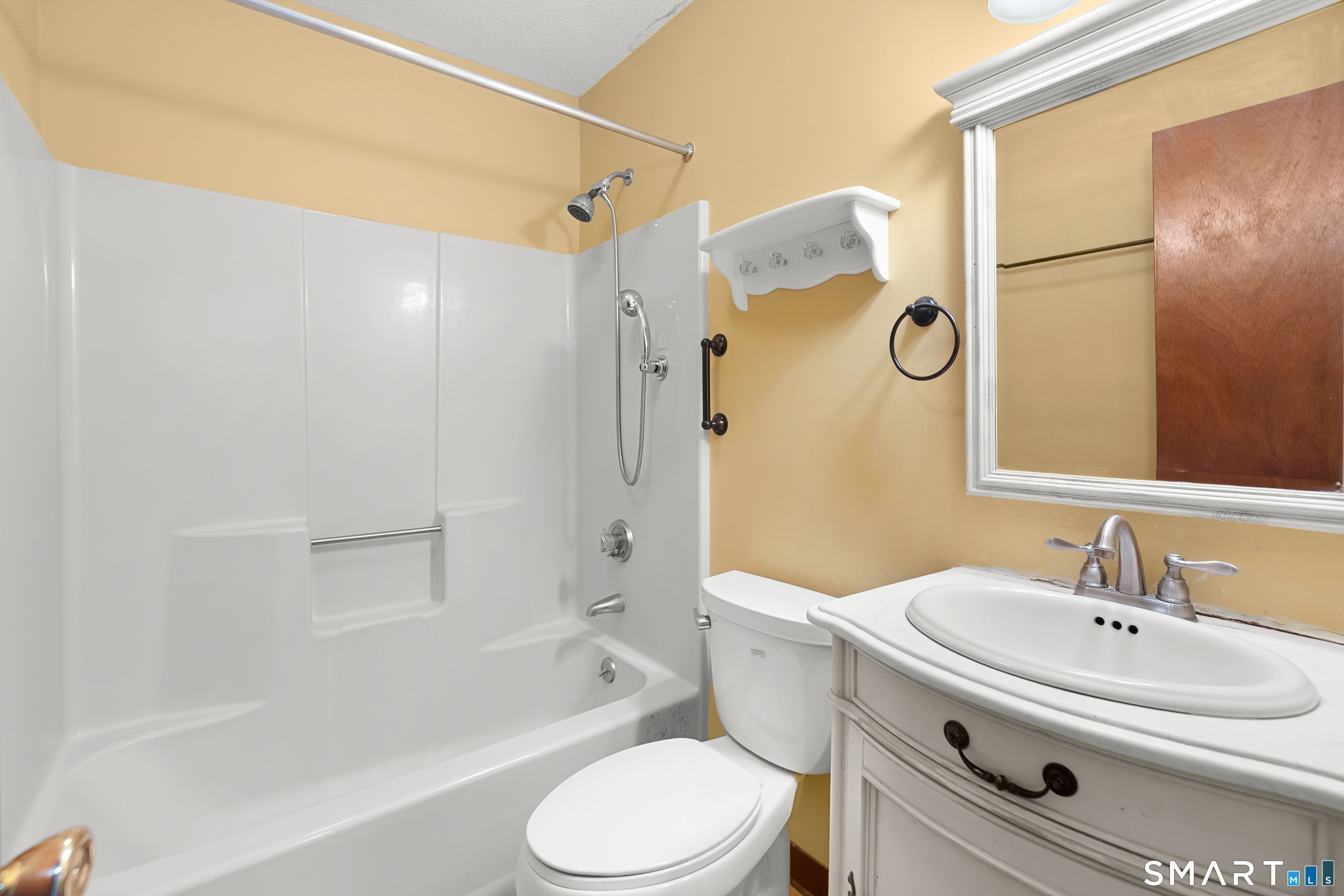 48 Homeside Avenue West Haven CT 06516