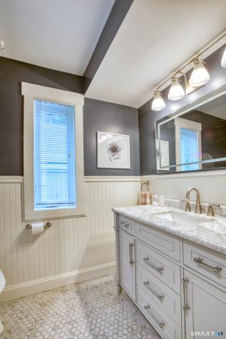 13 Algonquin Lane Stratford CT 06614