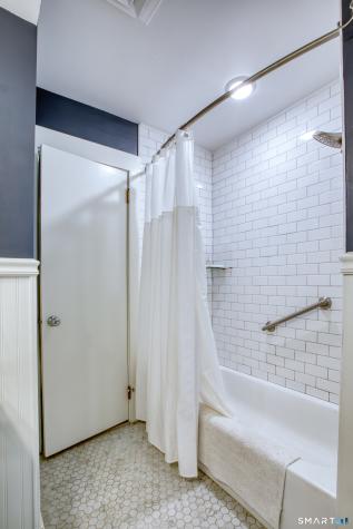 13 Algonquin Lane Stratford CT 06614
