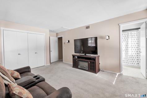 914 Heritage Village Southbury CT 06488