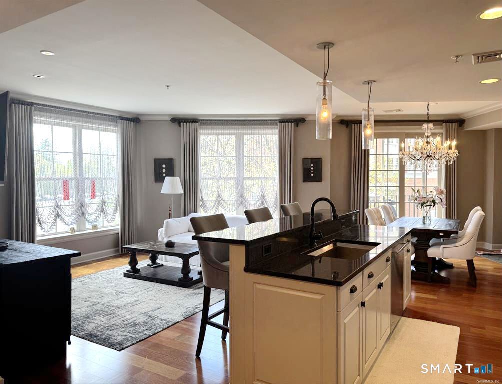 85 Memorial Road West Hartford CT 06107
