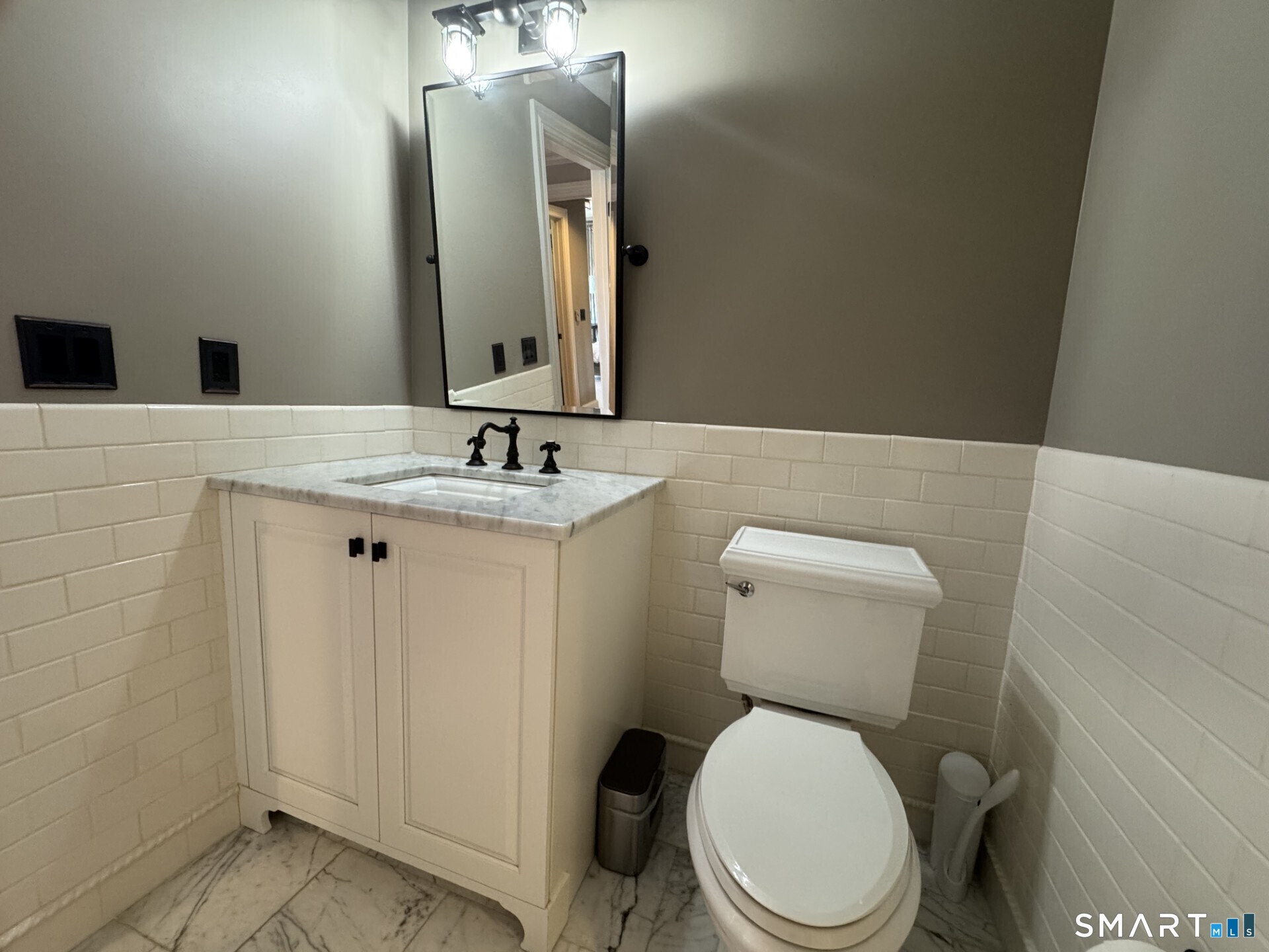 85 Memorial Road West Hartford CT 06107