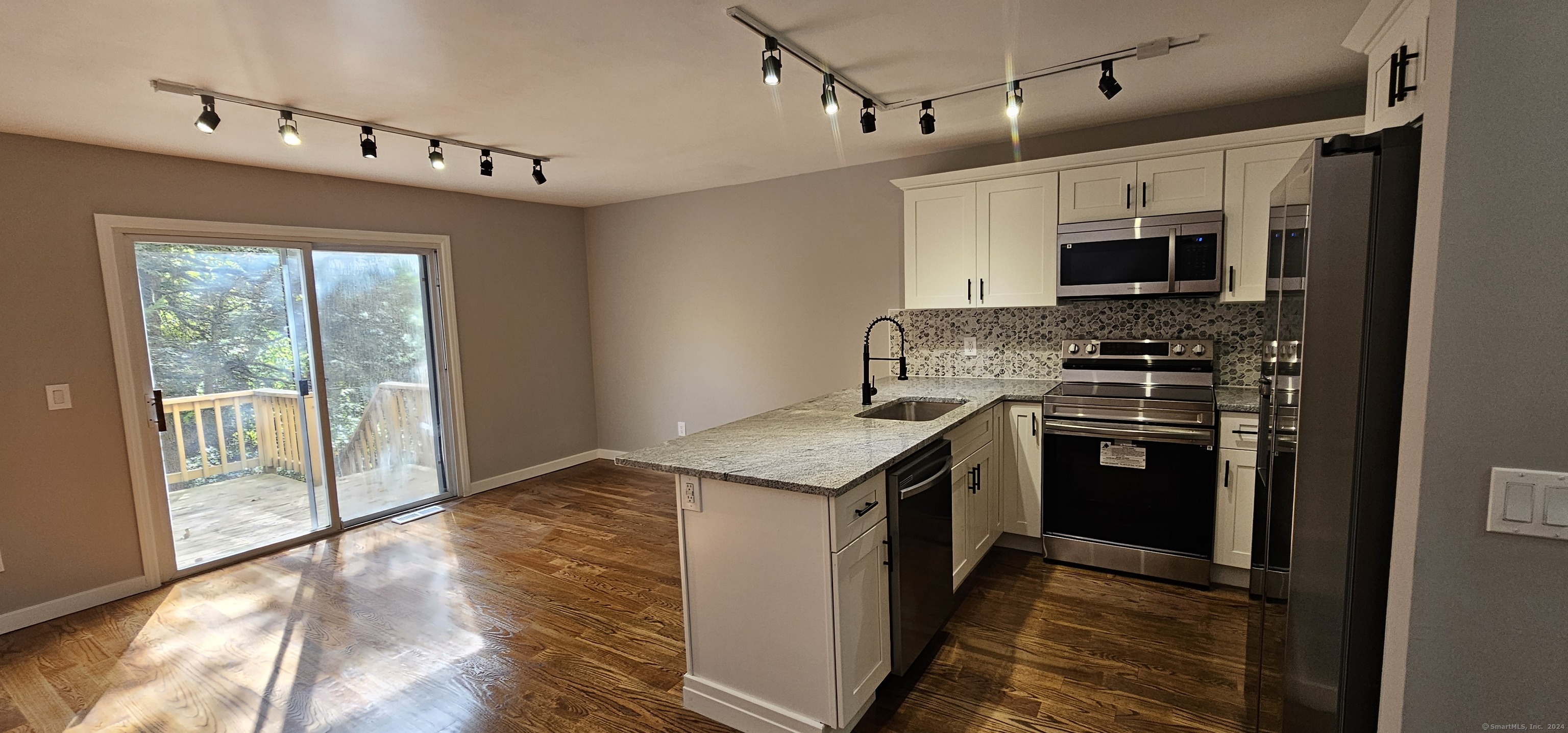 16 Huntington Court Bethel CT 06801