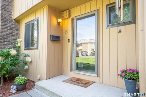 15 Willow Court Cromwell CT 06416