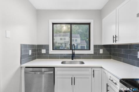 33 Deer Run Bethel CT 06801