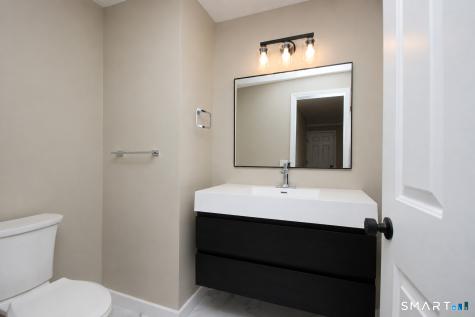 13 Colonial Village Shelton CT 06484