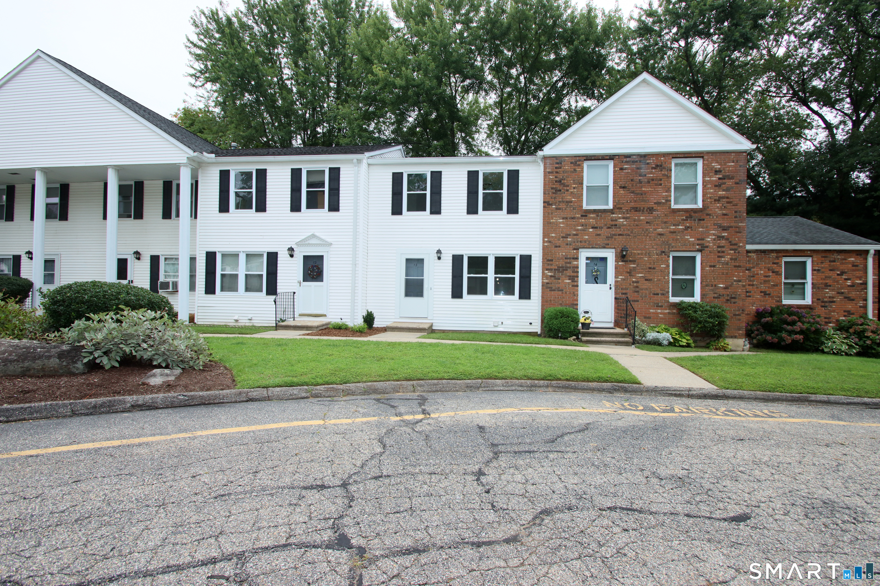 13 Colonial Village Shelton CT 06484