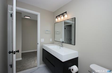13 Colonial Village Shelton CT 06484