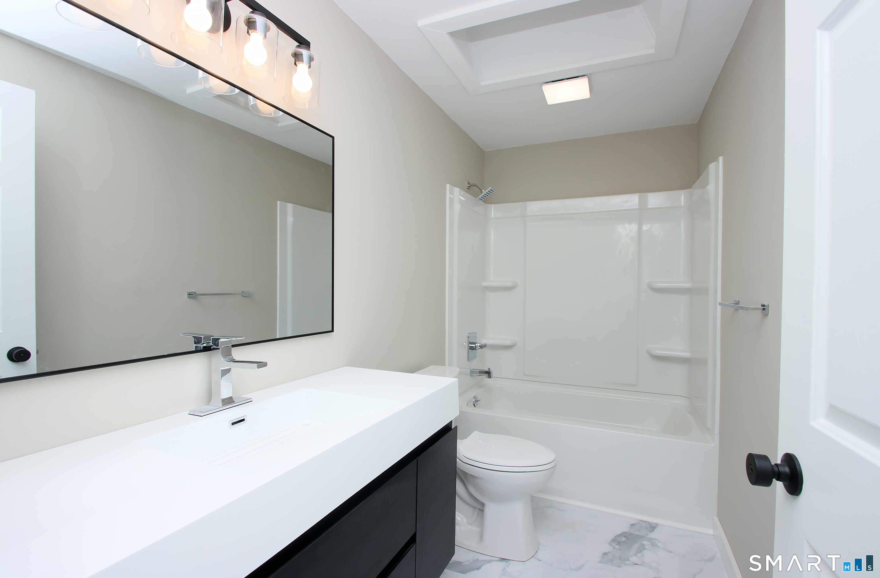 13 Colonial Village Shelton CT 06484