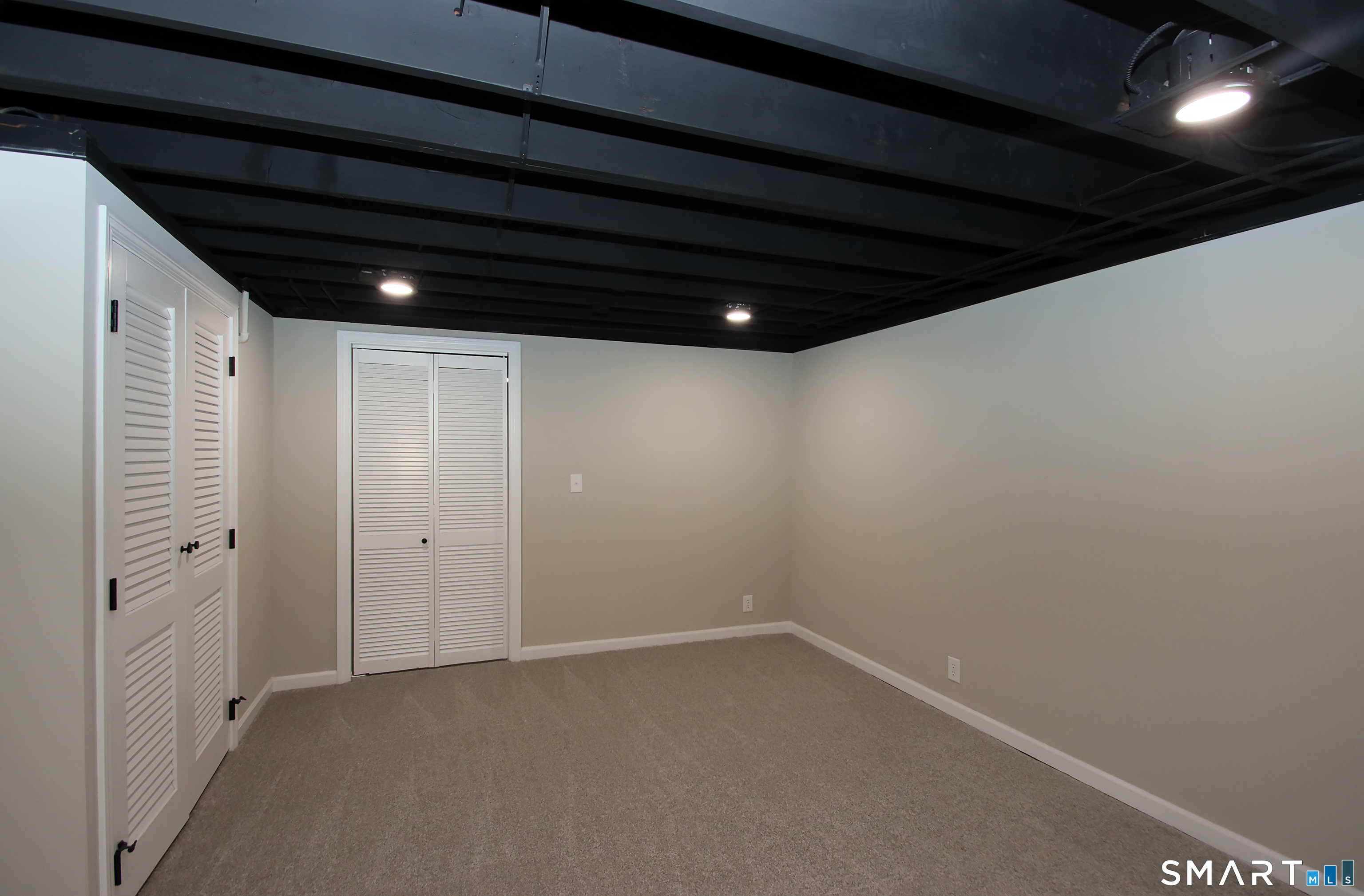 13 Colonial Village Shelton CT 06484