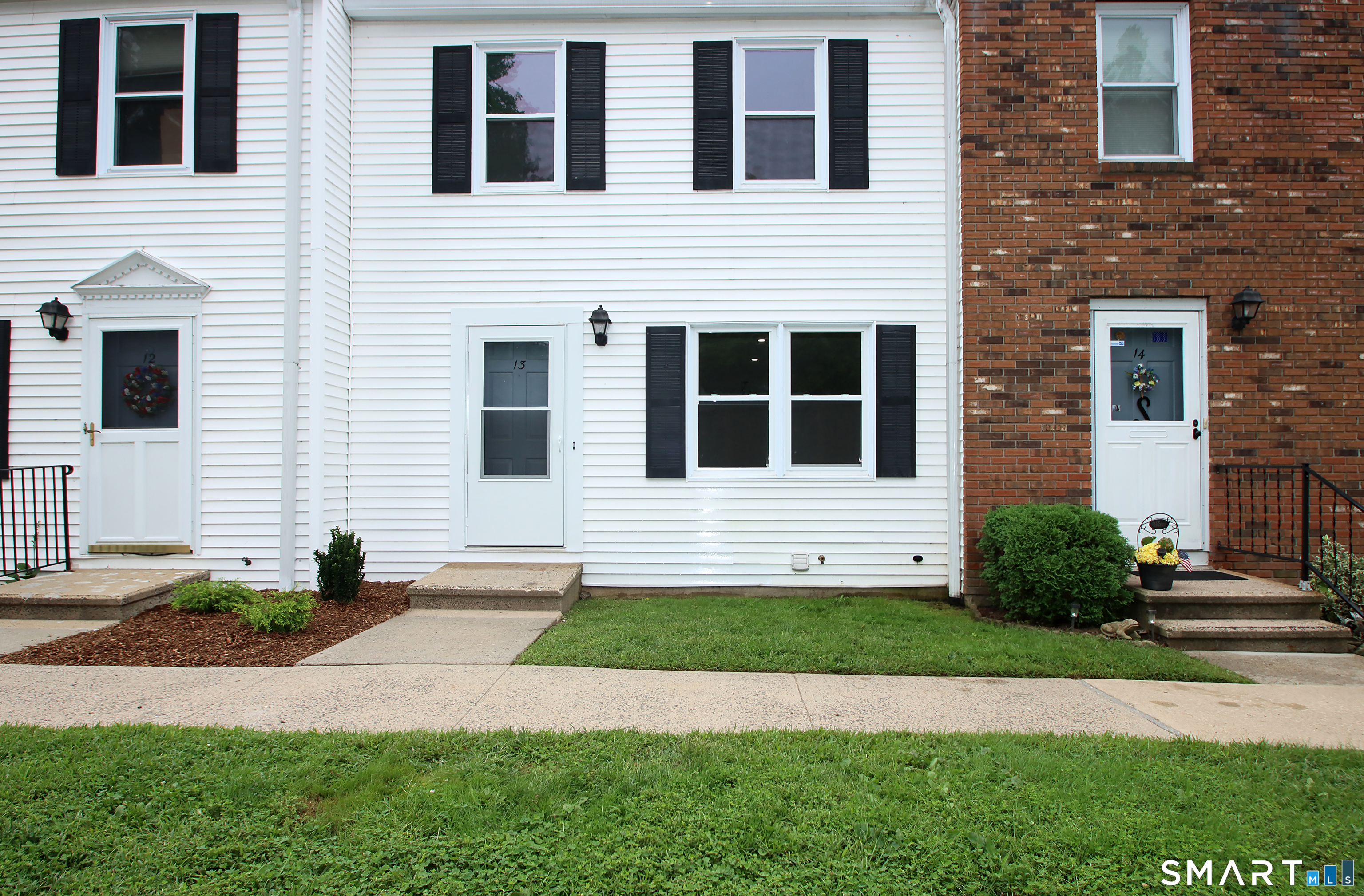 13 Colonial Village Shelton CT 06484