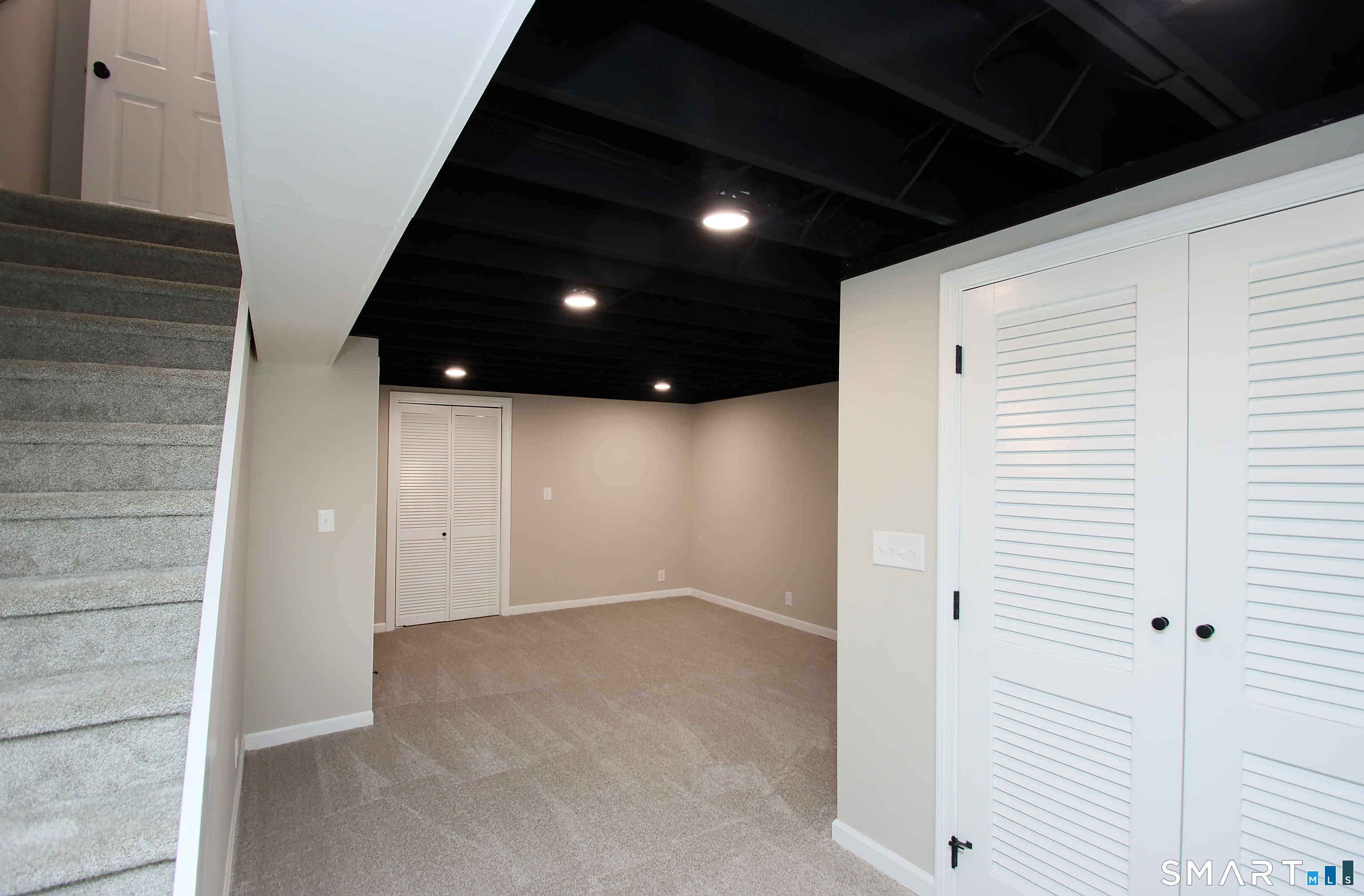 13 Colonial Village Shelton CT 06484
