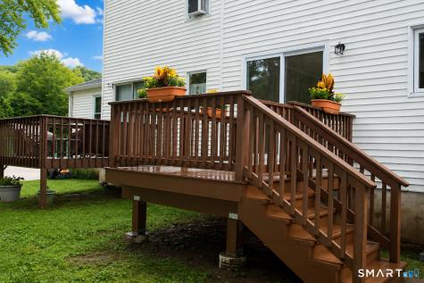 13 Colonial Village Shelton CT 06484
