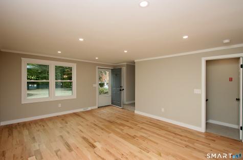 13 Colonial Village Shelton CT 06484