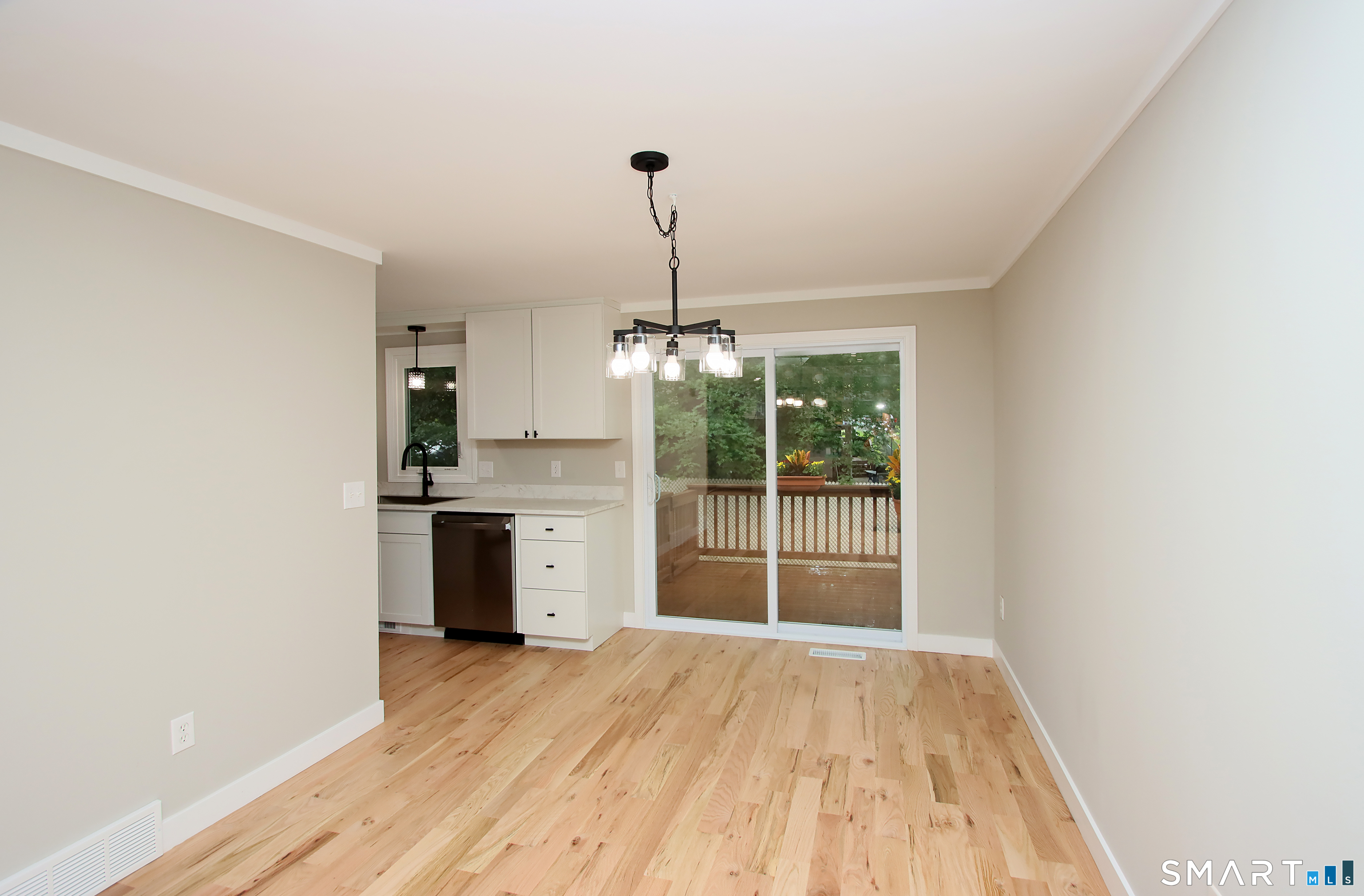 13 Colonial Village Shelton CT 06484