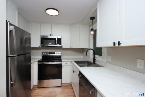 13 Colonial Village Shelton CT 06484