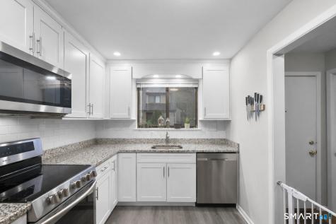 9 Avon Court Beacon Falls CT 06403