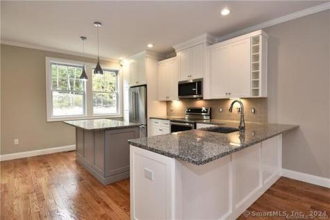 48 Village Crossing East Lyme CT 06357