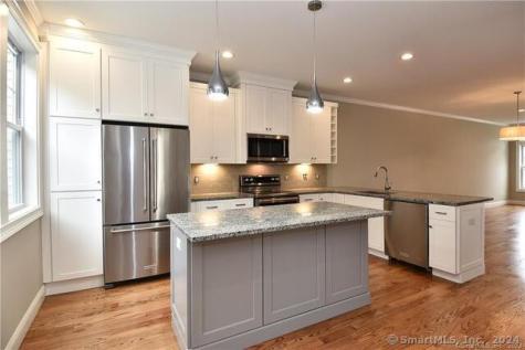 48 Village Crossing East Lyme CT 06357