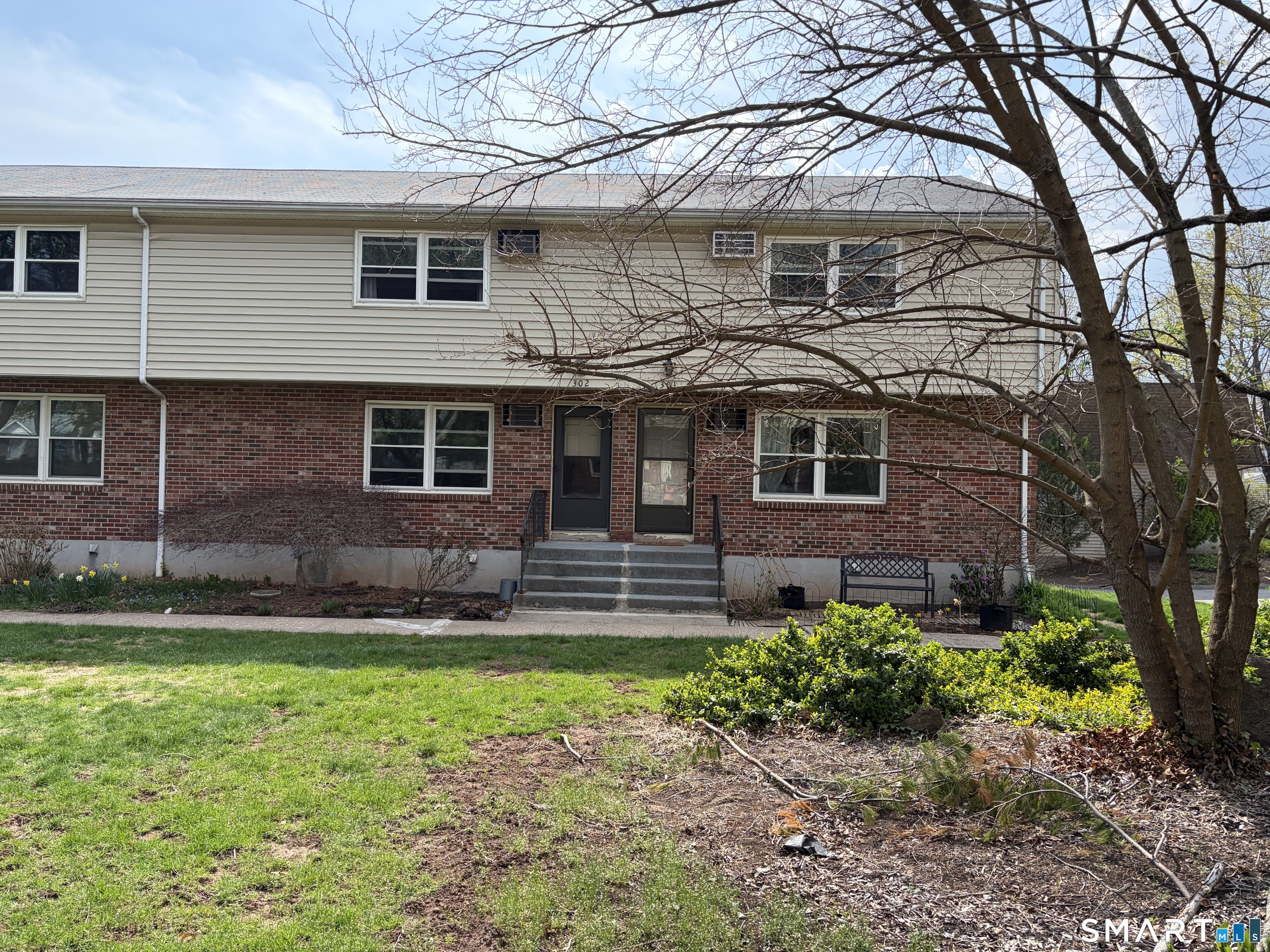 302 Blackstone Village Meriden CT 06450