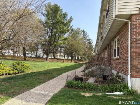 302 Blackstone Village Meriden CT 06450