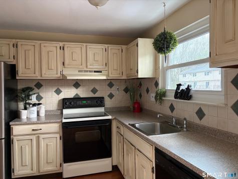 302 Blackstone Village Meriden CT 06450