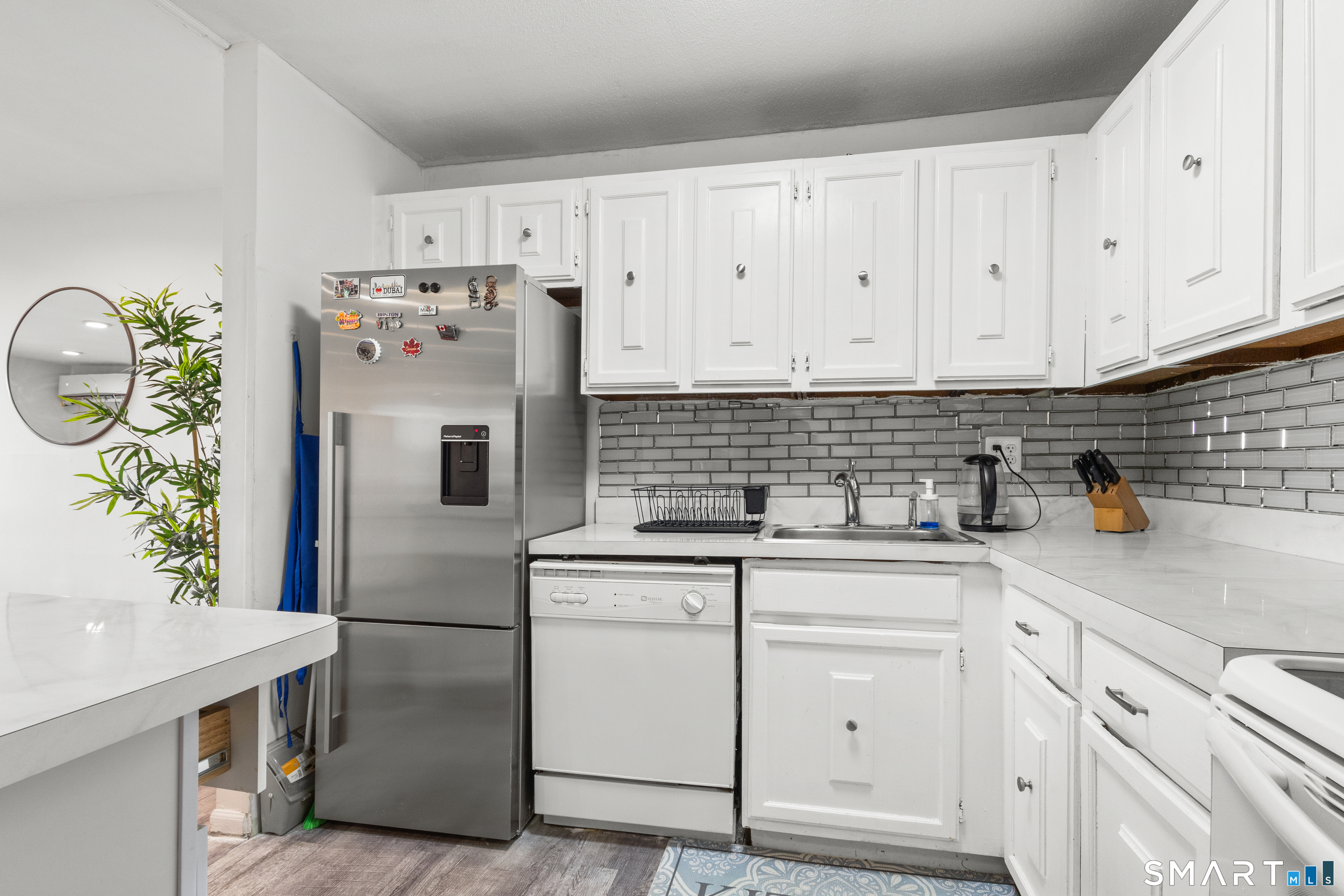 153 Bull Hill Lane West Haven CT 06516