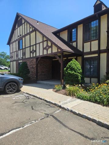 27 Canterbury Road Bridgeport CT 06606