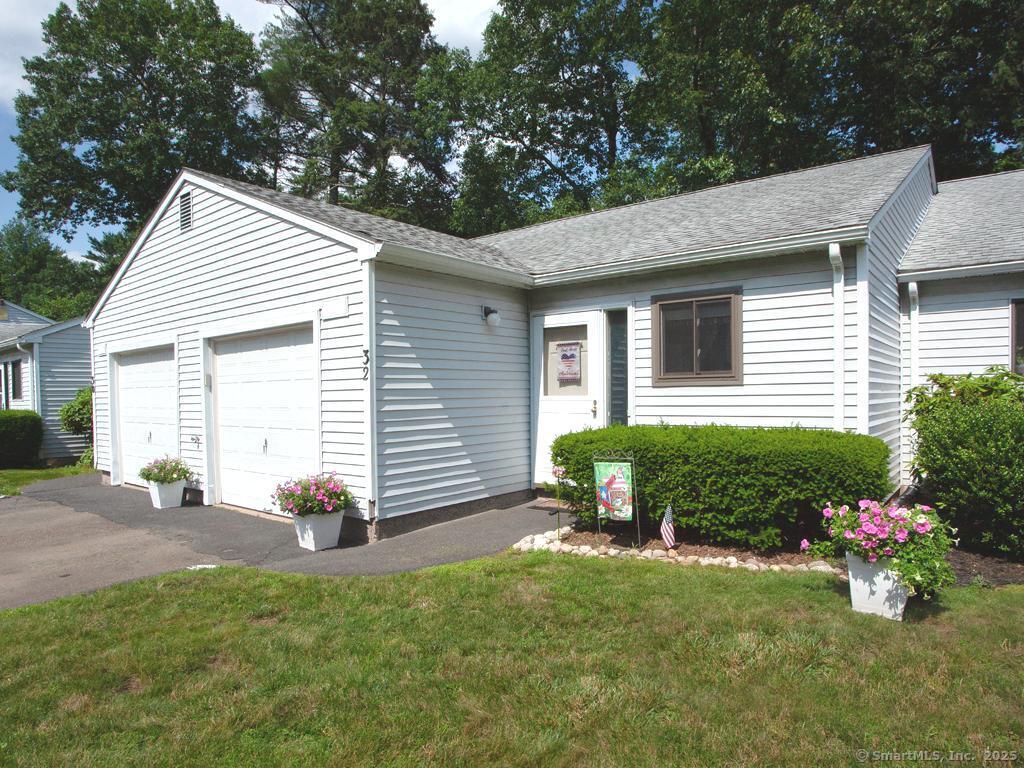 32 Knoll Lane Simsbury CT 06089