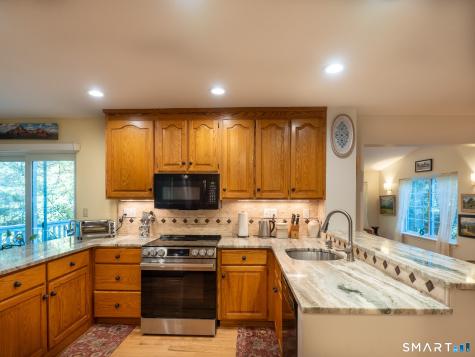 12 Edgewood Court Simsbury CT 06070