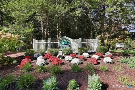 12 Edgewood Court Simsbury CT 06070